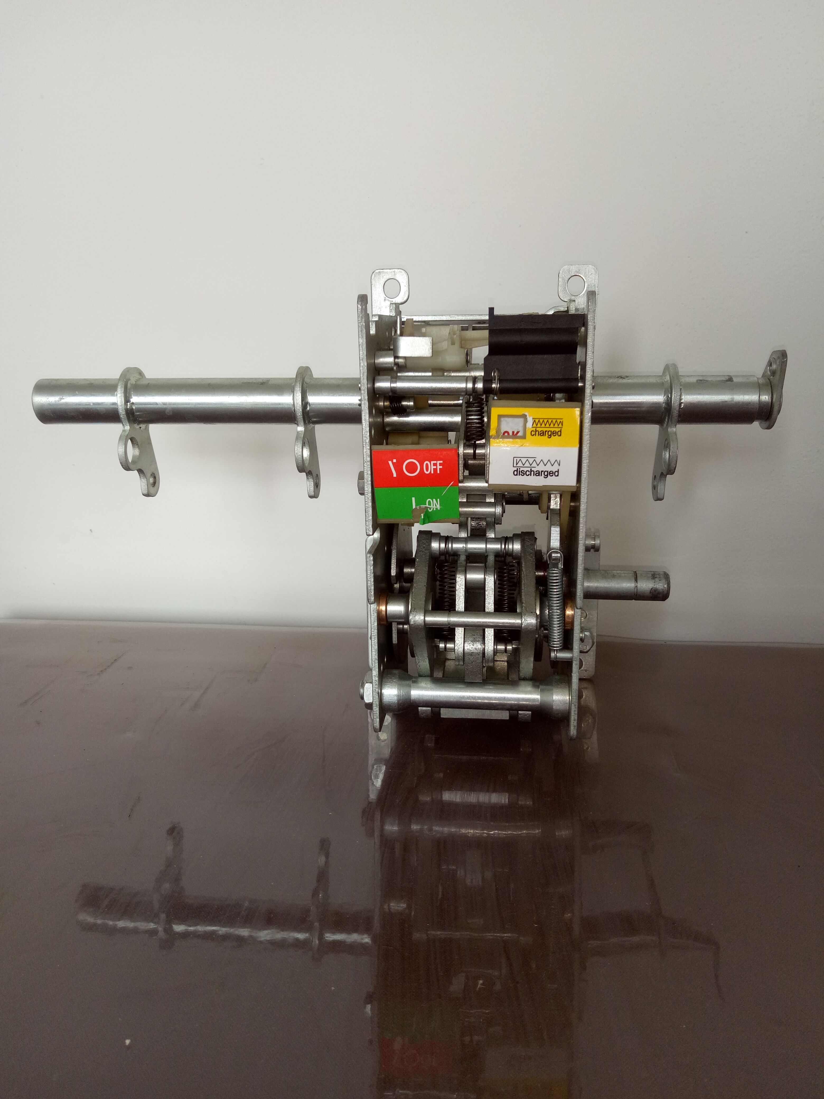 DW60機構2500A四級.jpg